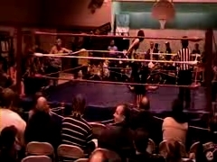 October_27,_2006_Supergirl_Title_Match_flv_000260677.jpg