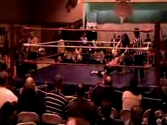 October_27,_2006_Supergirl_Title_Match_flv_000262596.jpg