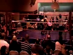 October_27,_2006_Supergirl_Title_Match_flv_000265265.jpg