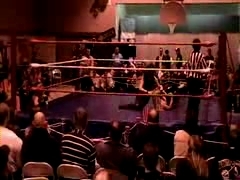 October_27,_2006_Supergirl_Title_Match_flv_000266266.jpg