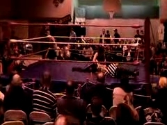 October_27,_2006_Supergirl_Title_Match_flv_000267184.jpg