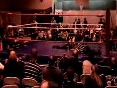 October_27,_2006_Supergirl_Title_Match_flv_000267601.jpg