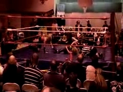 October_27,_2006_Supergirl_Title_Match_flv_000269186.jpg