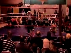 October_27,_2006_Supergirl_Title_Match_flv_000271939.jpg