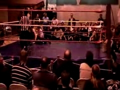 October_27,_2006_Supergirl_Title_Match_flv_000273607.jpg