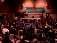 October_27,_2006_Supergirl_Title_Match_flv_000282699.jpg