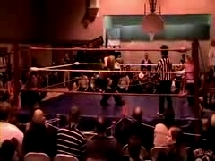 October_27,_2006_Supergirl_Title_Match_flv_000291708.jpg