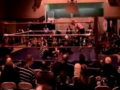 October_27,_2006_Supergirl_Title_Match_flv_000296547.jpg