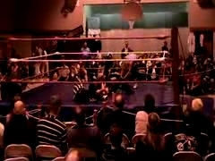 October_27,_2006_Supergirl_Title_Match_flv_000297381.jpg