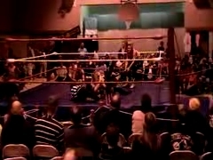 October_27,_2006_Supergirl_Title_Match_flv_000297714.jpg