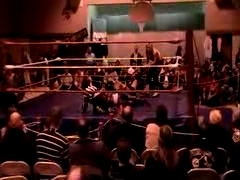 October_27,_2006_Supergirl_Title_Match_flv_000298048.jpg