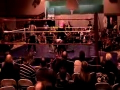 October_27,_2006_Supergirl_Title_Match_flv_000300133.jpg