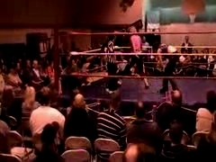 October_27,_2006_Supergirl_Title_Match_flv_000301969.jpg