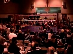 October_27,_2006_Supergirl_Title_Match_flv_000320988.jpg