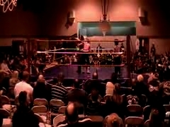 October_27,_2006_Supergirl_Title_Match_flv_000327411.jpg