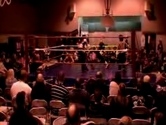 October_27,_2006_Supergirl_Title_Match_flv_000332165.jpg