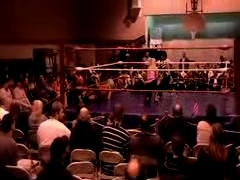 October_27,_2006_Supergirl_Title_Match_flv_000341175.jpg