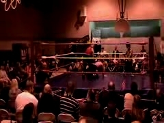 October_27,_2006_Supergirl_Title_Match_flv_000345345.jpg