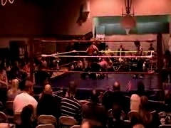 October_27,_2006_Supergirl_Title_Match_flv_000346513.jpg