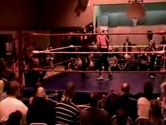 October_27,_2006_Supergirl_Title_Match_flv_000348932.jpg