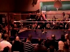 October_27,_2006_Supergirl_Title_Match_flv_000349349.jpg