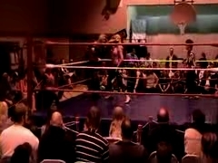 October_27,_2006_Supergirl_Title_Match_flv_000355189.jpg