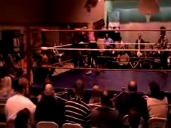 October_27,_2006_Supergirl_Title_Match_flv_000356940.jpg