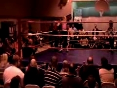 October_27,_2006_Supergirl_Title_Match_flv_000357274.jpg