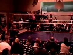 October_27,_2006_Supergirl_Title_Match_flv_000359776.jpg