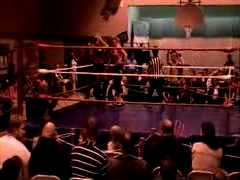 October_27,_2006_Supergirl_Title_Match_flv_000360527.jpg