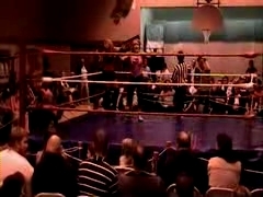 October_27,_2006_Supergirl_Title_Match_flv_000360861.jpg