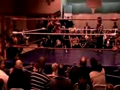 October_27,_2006_Supergirl_Title_Match_flv_000366700.jpg