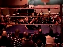 October_27,_2006_Supergirl_Title_Match_flv_000373040.jpg