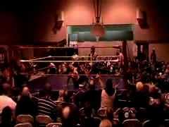 October_27,_2006_Supergirl_Title_Match_flv_000386470.jpg