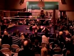 October_27,_2006_Supergirl_Title_Match_flv_000406406.jpg