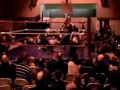 October_27,_2006_Supergirl_Title_Match_flv_000408242.jpg