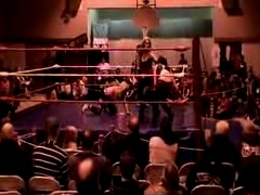 October_27,_2006_Supergirl_Title_Match_flv_000408659.jpg