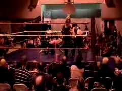 October_27,_2006_Supergirl_Title_Match_flv_000408992.jpg