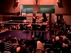 October_27,_2006_Supergirl_Title_Match_flv_000410744.jpg