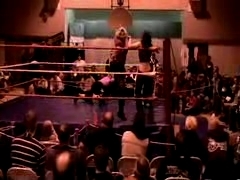 October_27,_2006_Supergirl_Title_Match_flv_000412663.jpg