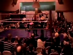 October_27,_2006_Supergirl_Title_Match_flv_000413997.jpg