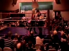 October_27,_2006_Supergirl_Title_Match_flv_000414331.jpg