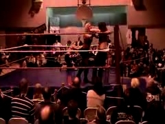 October_27,_2006_Supergirl_Title_Match_flv_000415666.jpg