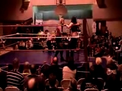 October_27,_2006_Supergirl_Title_Match_flv_000416083.jpg