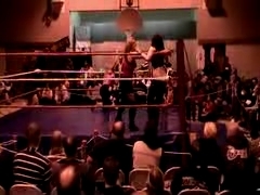 October_27,_2006_Supergirl_Title_Match_flv_000416750.jpg