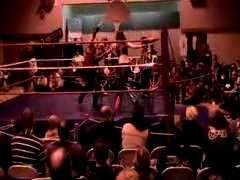 October_27,_2006_Supergirl_Title_Match_flv_000420337.jpg