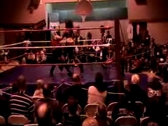 October_27,_2006_Supergirl_Title_Match_flv_000420671.jpg