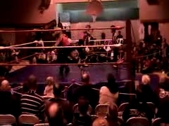 October_27,_2006_Supergirl_Title_Match_flv_000420921.jpg