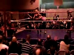 October_27,_2006_Supergirl_Title_Match_flv_000425425.jpg