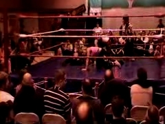 October_27,_2006_Supergirl_Title_Match_flv_000431181.jpg